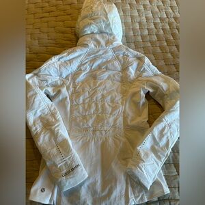 Lululemon Another Mile Jacket size 6 - white